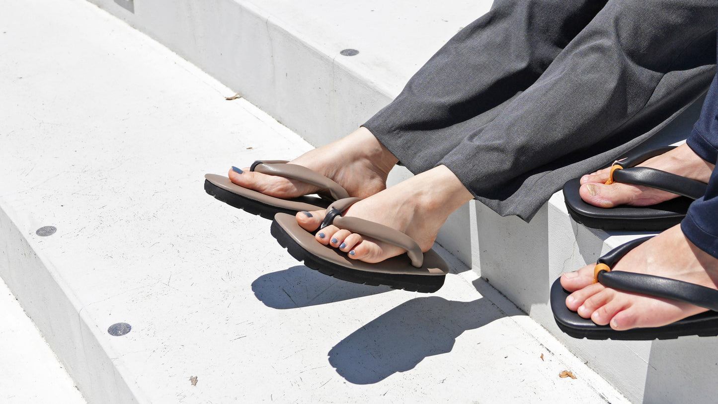 Japanese leather shoes. Modern geta sandals for everyday wear LUSH-92 gray