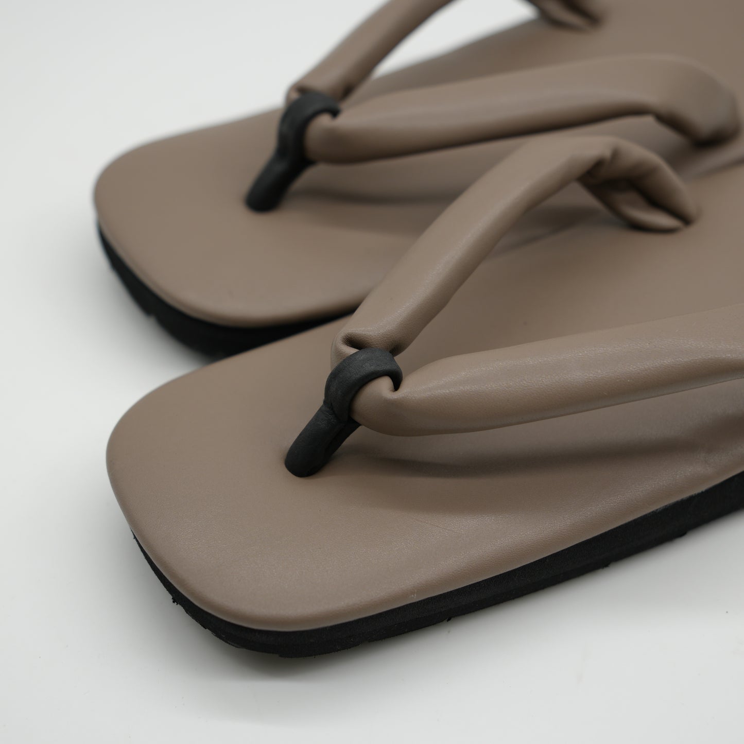 Japanese leather shoes. Modern geta sandals for everyday wear LUSH-92 gray