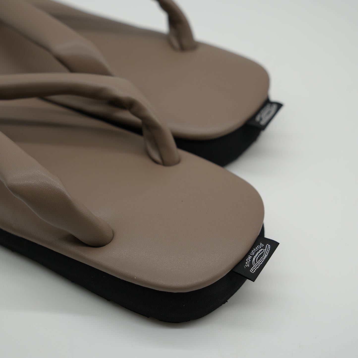 Japanese leather shoes. Modern geta sandals for everyday wear LUSH-92 gray