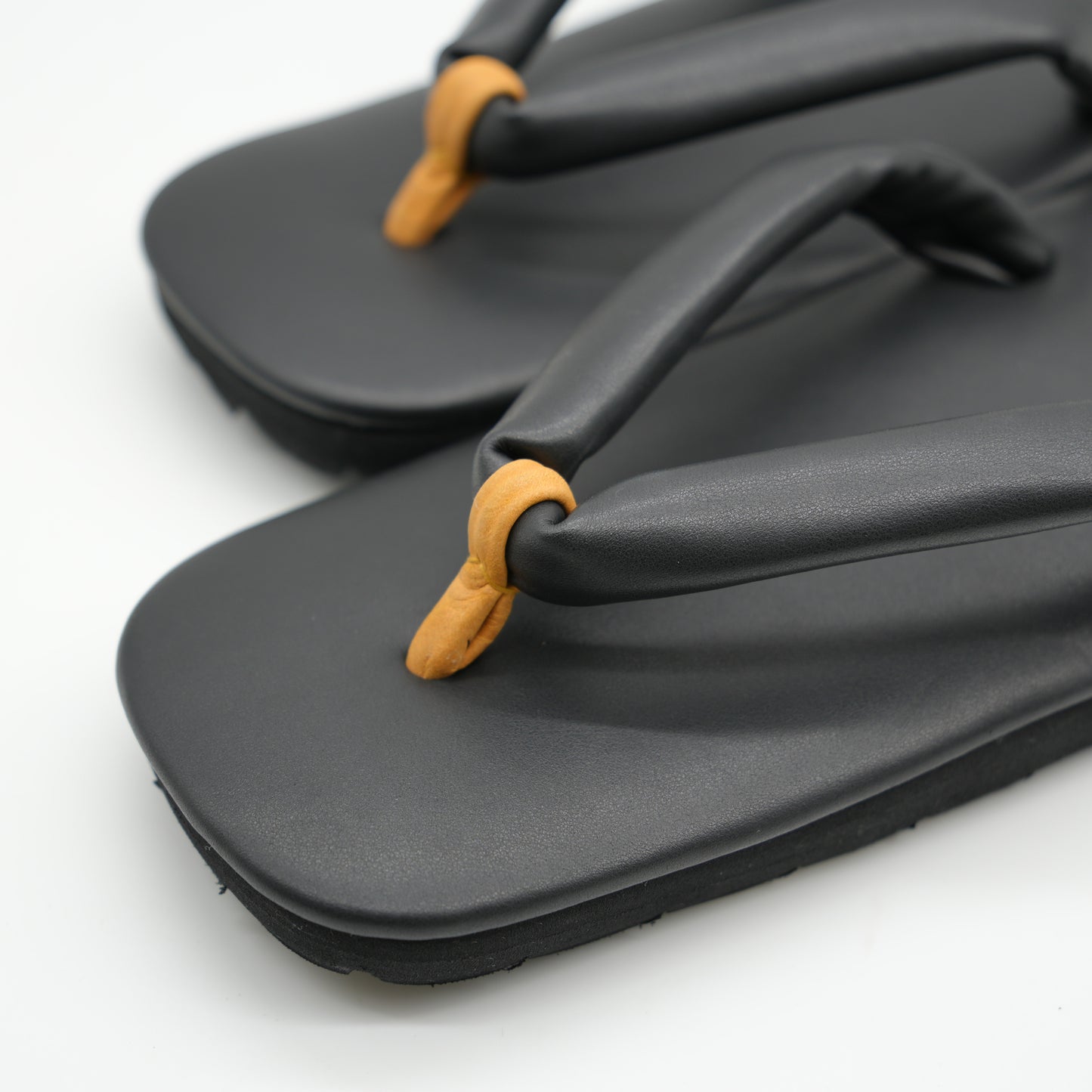 Japanese leather shoes. Modern geta sandals for everyday wear LUSH-92 black