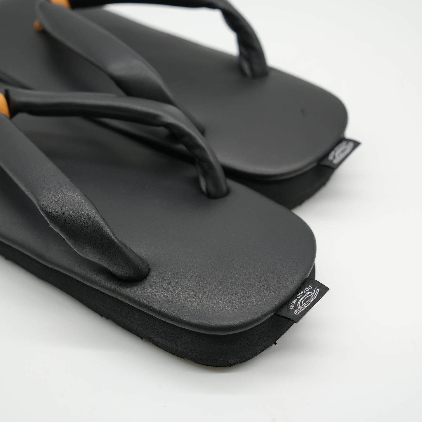 Japanese leather shoes. Modern geta sandals for everyday wear LUSH-92 black