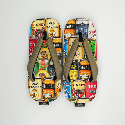 Canettes de bière empilées
