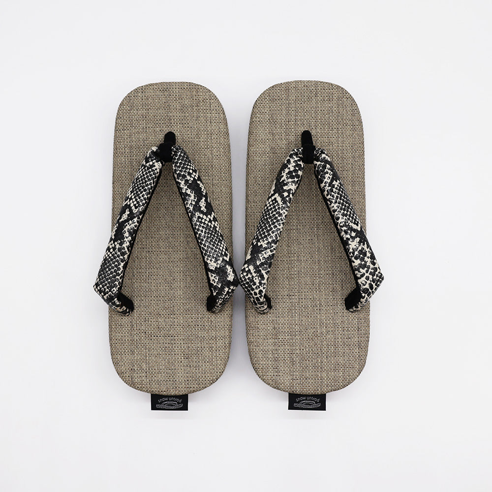 普段に履ける雪駄　Python White × 和紙織