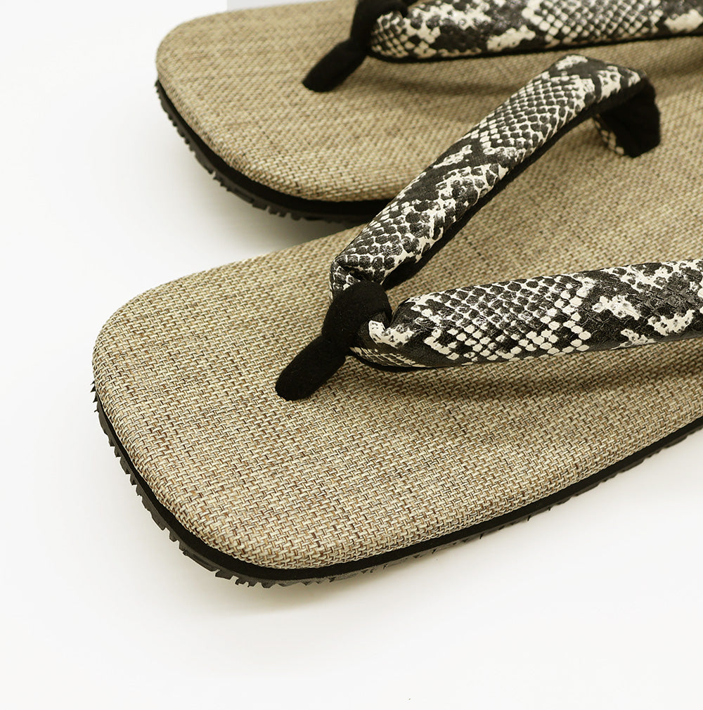 普段に履ける雪駄　Python White × 和紙織