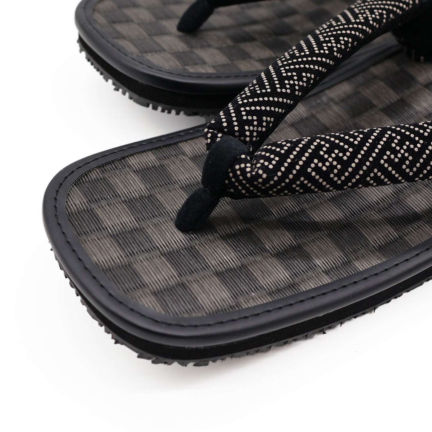 普段に履ける雪駄　和柄　印伝調紗綾×黒畳